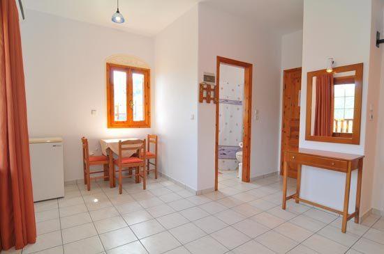 Komninos Rooms Panagia  Ngoại thất bức ảnh