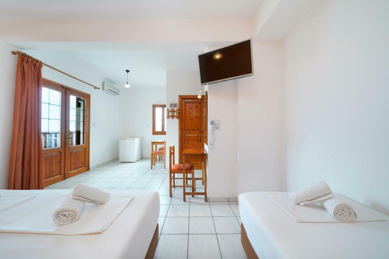 Komninos Rooms Panagia  Ngoại thất bức ảnh