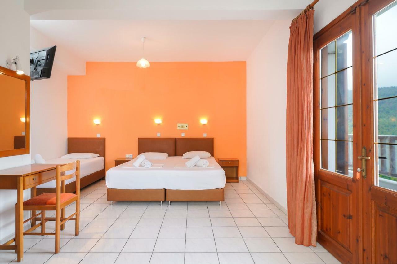 Komninos Rooms Panagia  Ngoại thất bức ảnh