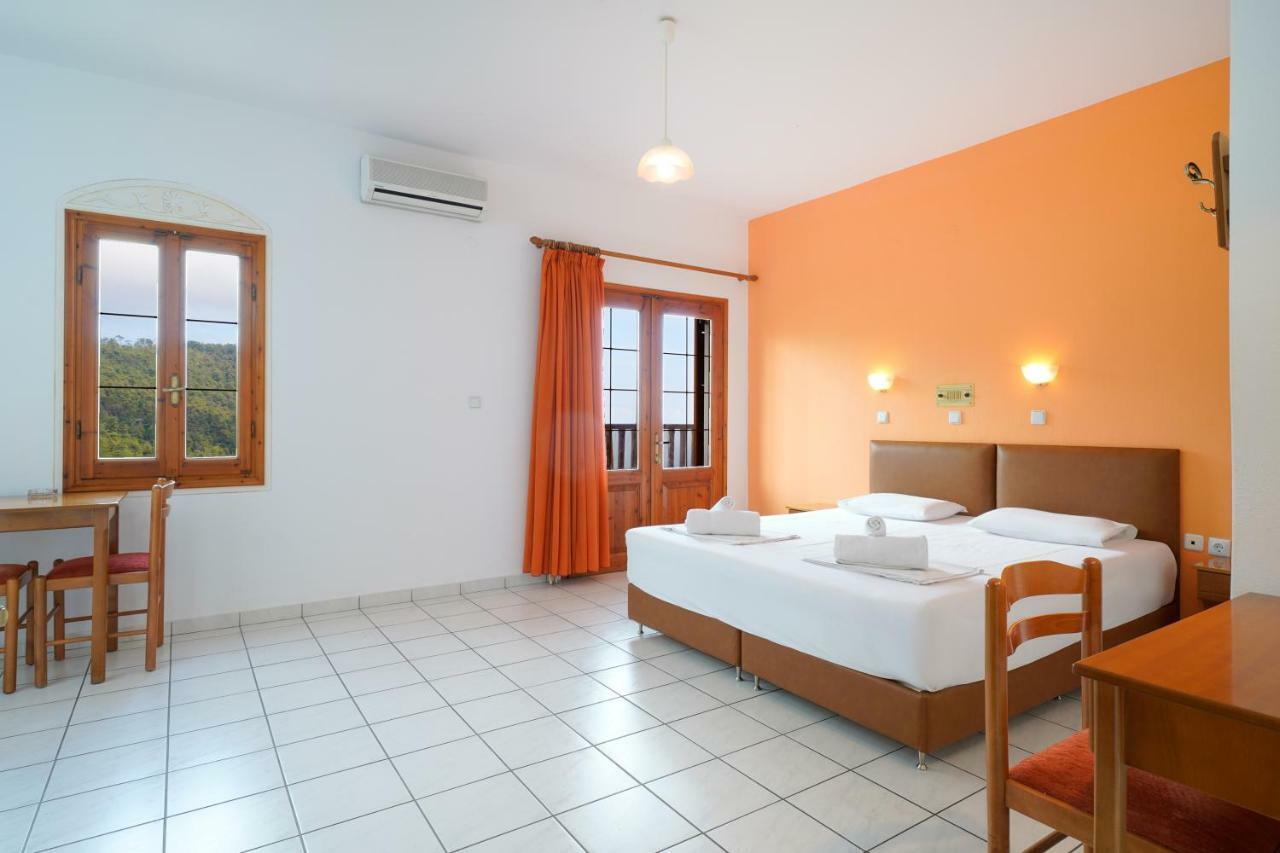 Komninos Rooms Panagia  Ngoại thất bức ảnh