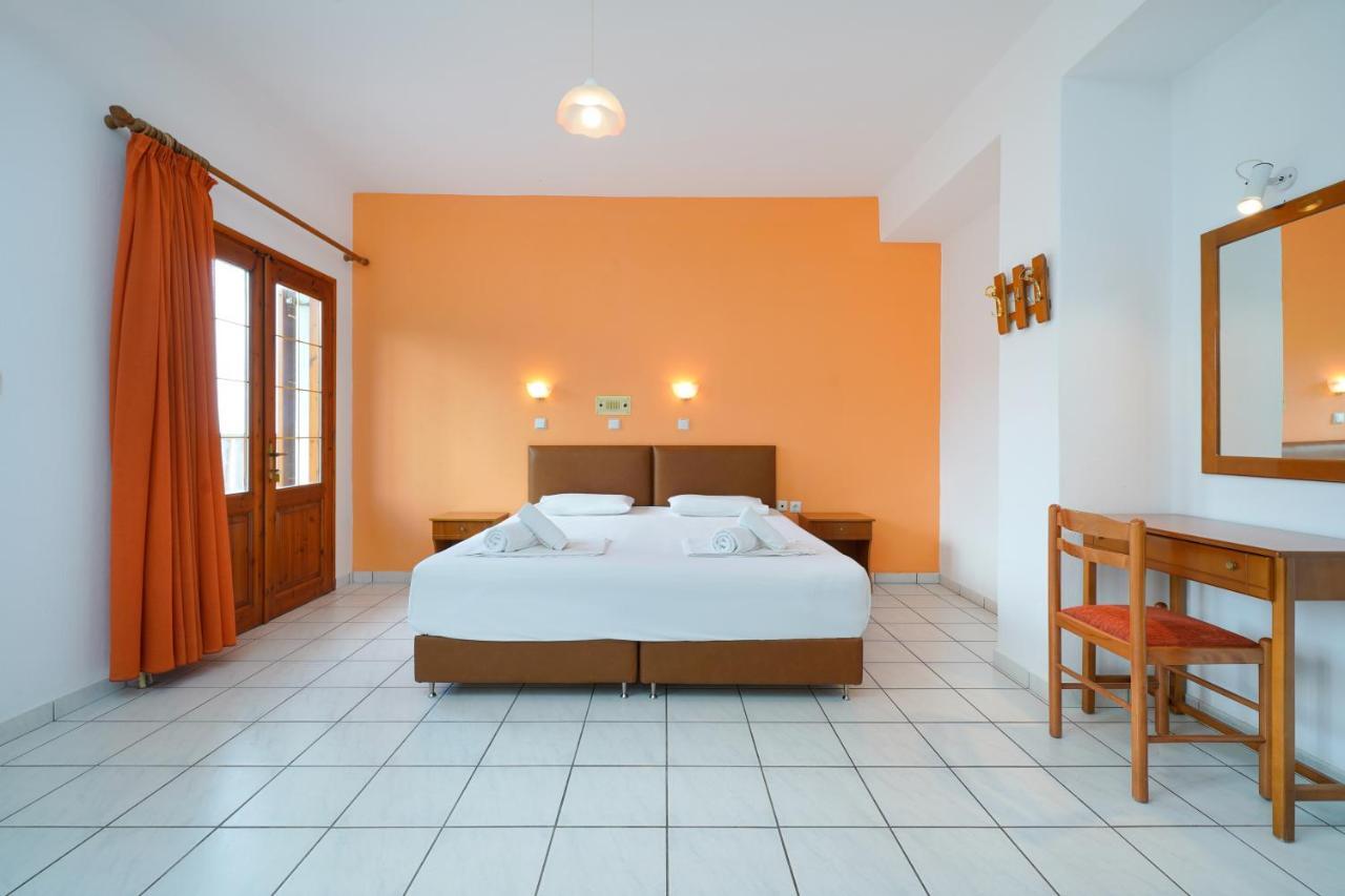 Komninos Rooms Panagia  Ngoại thất bức ảnh