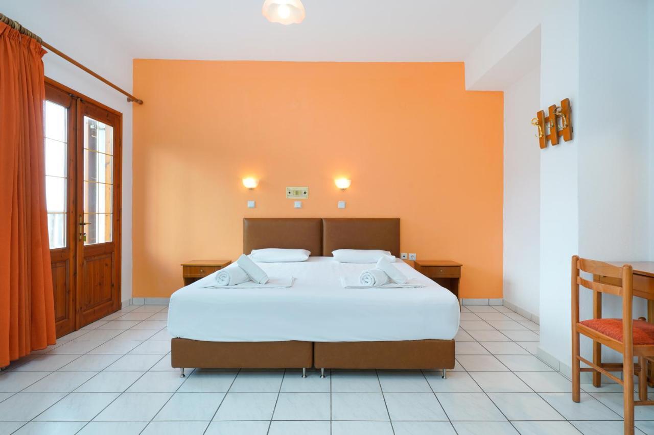 Komninos Rooms Panagia  Ngoại thất bức ảnh